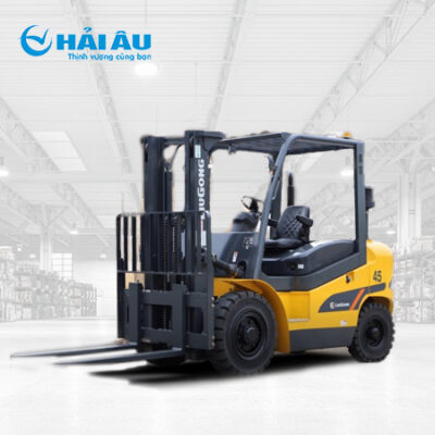 xe nâng dầu 4.5 tấn