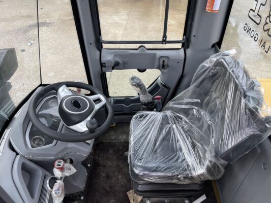 Cabin máy xúc lật cần dài Laigong WL930LA