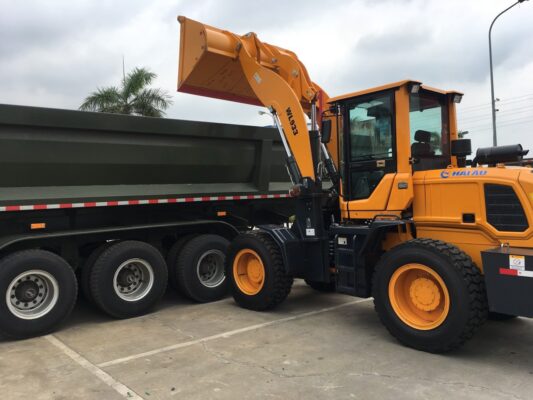 máy xúc lật Laigong WL933T