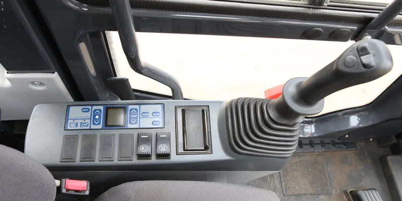 cần điều khiển máy xúc đào liugong CLG925E
