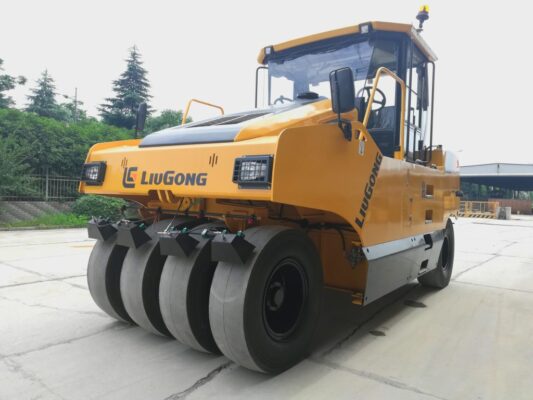 xe lu lốp Liugong 6516E