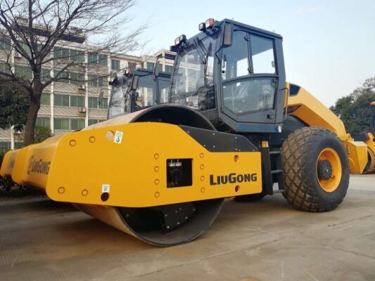 xe lu rung 2 cầu liugong 6611E