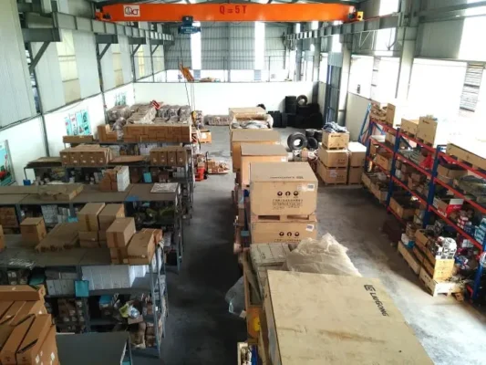 Kho phụ tùng bót lái máy xúc lật Liugong