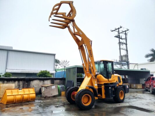 Máy xúc lật cần dài kẹp gỗ WL928LA