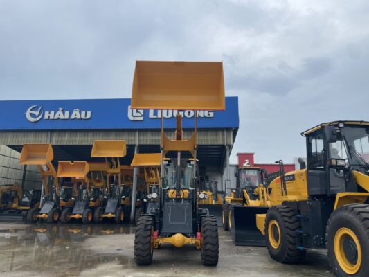 Máy xúc lật cần dài Laigong WL930LA đổ cao 4.5m