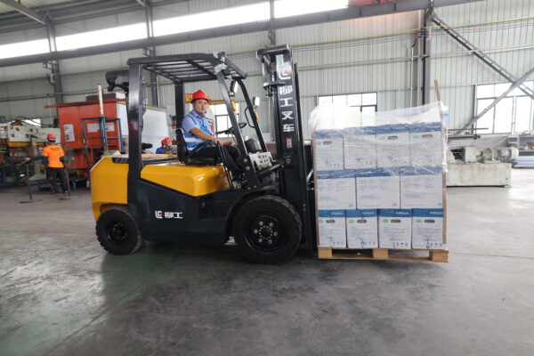 xe nâng dầu Liugong 3.5 tấn