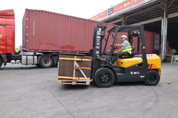 Xe nâng dầu 3.5 tấn Liugong CPCD35E