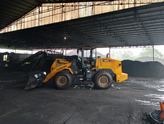 máy xúc lật xúc cát